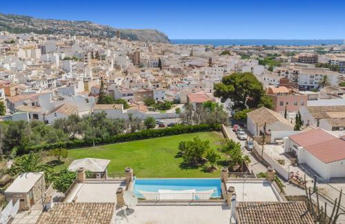 Javea Villa | Villa Silvasol: Family-Friendly Retreat with Pool Access