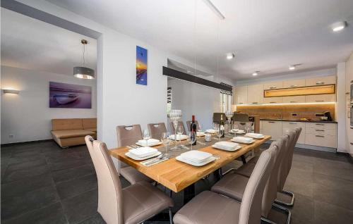 Jasenovica House | Relax at Villa Simic: A Family-Friendly 4-Star Retreat