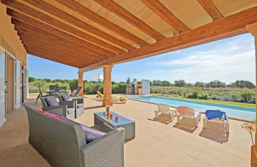 Binissalem House | Villa Vanessa: Family-Friendly Retreat with Pool Access