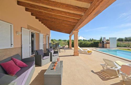 Binissalem House | Villa Vanessa: Family-Friendly Retreat with Pool Access