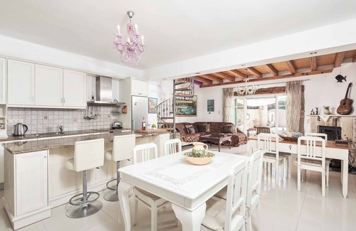 Peroulion Villa | Villa Siorra - Two Bedroom Villa, Sleeps 5