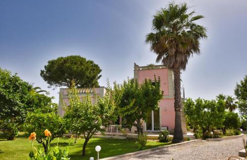 Cutrofiano House | Discover Villa Sirgole Rosa: Poolside Bliss in Galatina