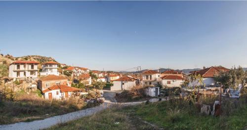 Sithonia House | Family-Friendly Villa Sithonia with Top-Rated Amenities