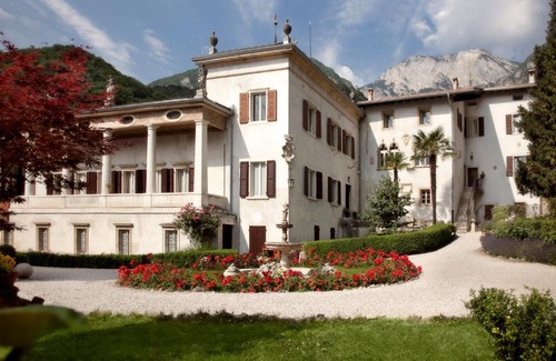 Ravina Bed & Breakfast | Discover Villa Sizzo Relais B&B: Guest Rated 9.6/10