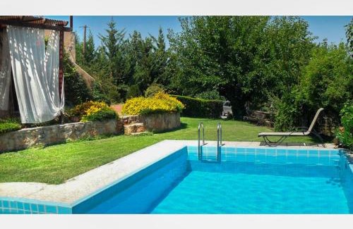 Skines Villa | Villa Skine: Oceanfront Retreat with Private Pool & Garden