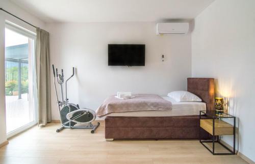 Omis Villa | Villa Nebo: Heated Pool, Jacuzzi & Tennis Court Retreat
