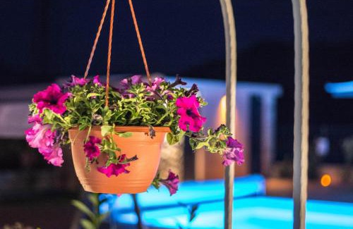 Omis Villa | Villa Nebo: Heated Pool, Jacuzzi & Tennis Court Retreat