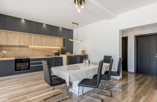 Omis Villa | Villa Sky D -With Heated Pool