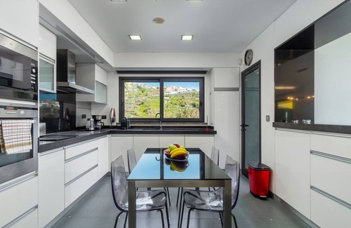 Ponta do Sol House | Villa Skylark: Guest Rated 9.6 with Pool and Spa Amenities
