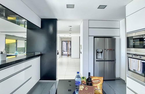 Ponta do Sol House | Villa Skylark: Guest Rated 9.6 with Pool and Spa Amenities