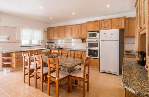 Vale de Parra Villa | Elegant Villa for 8/9 with Ocean View in Albufeira