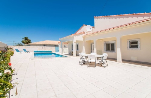 Vale de Parra Villa | Elegant Villa for 8/9 with Ocean View in Albufeira