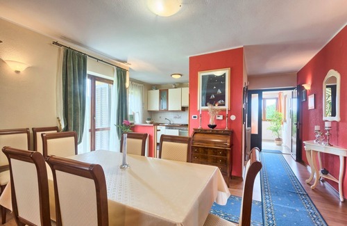 Pazin Villa | Villa Sofia: Pet-Friendly Retreat with Pool and Breakfast