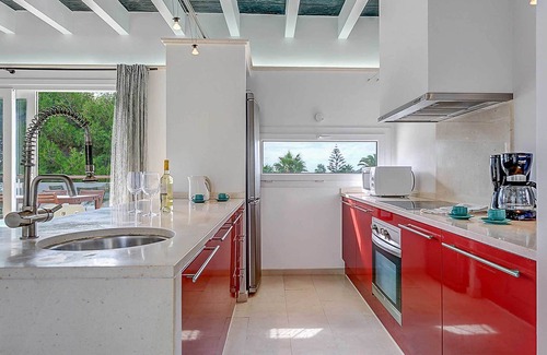 Punta Prima Villa | Villa Sol De Flandes: Elegant Villa Near Beach with Pool