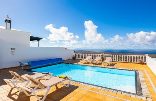 Las Brenas Villa | Villa Sol Y Mar: Family-Friendly Retreat with Pool & 9.3 Rating