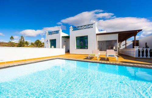Las Brenas Villa | Villa Sol Y Mar: Family-Friendly Retreat with Pool & 9.3 Rating