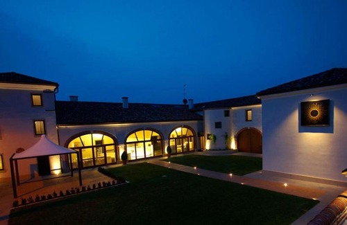 Tezze sul Brenta Hotel | Experience Villa Solaris Hotel & Residence with Oceanfront Views