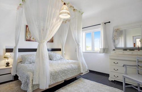 Mato Serrao Villa | Villa Solarium: Family-Friendly Getaway with Pool Access