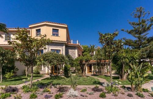 Sant'Agata sui Due Golfi Villa | Villa Solatia: Oceanfront Oasis with Pool and Hot Tub