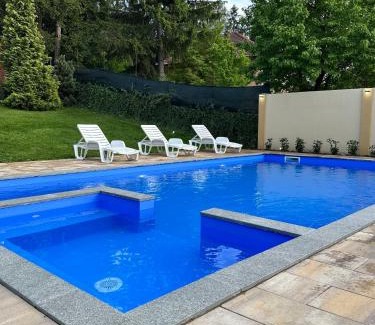 Sarajevo Canton Villa | Villa Solis: Oceanfront Retreat with Pool and Hot Tub
