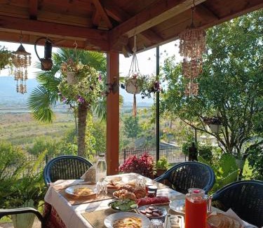 Berat House | Villa Solitude: Guest Rated 10/10 with Pet-Friendly Amenities