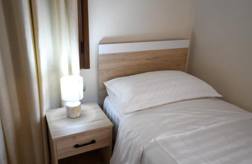 Berat House | Villa Solitude: Guest Rated 10/10 with Pet-Friendly Amenities
