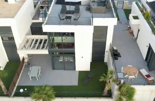 Polop Villa | Villa SolyMar: Poolside Bliss with Oceanfront Views