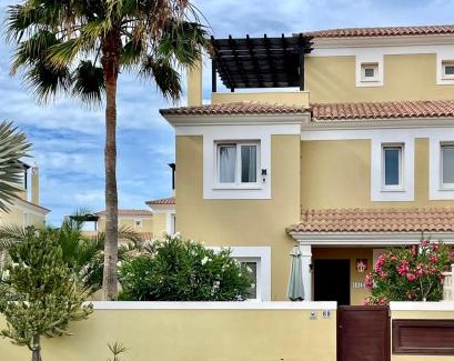 Geafond Villa | Villa Solymar: Oceanfront Escape with Pool & Pet-Friendly Amenities