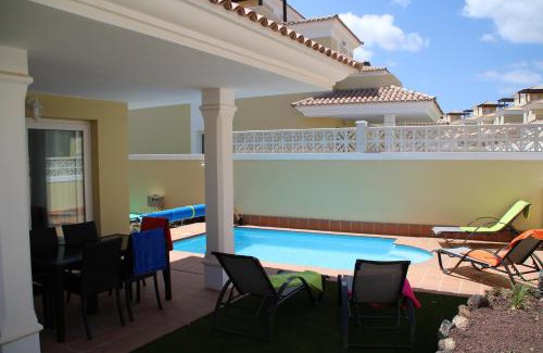 Geafond Villa | Villa Solymar: Oceanfront Escape with Pool & Pet-Friendly Amenities