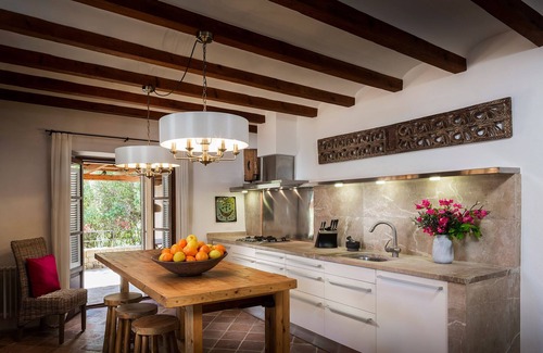 Banyalbufar Villa | Relaxing Getaway at Villa Son Balagueret with Pool & Spa