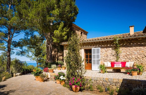Banyalbufar Villa | Relaxing Getaway at Villa Son Balagueret with Pool & Spa