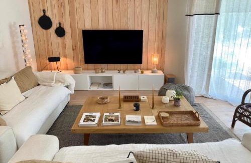 Lanton Villa | Villa Sophie: Oceanfront Haven with Pool and 9.8 Guest Rating