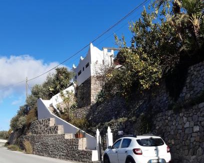 Lipari House | Villa Soprana: Oceanfront Retreat with Spa & Family Fun