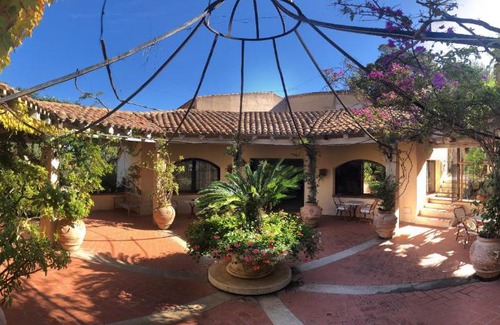Porto Cervo Hotel | Villa Sopravento: Pet-Friendly Retreat with Ocean Views