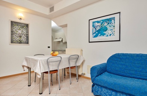 Malcesine Apartment | Idyllic Residenza Villa Sopri: Pool, Garden & Lake Views