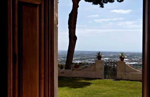 Camaiore Villa | Relaxing Villa Sorriso with Pool and Spa in Versilia Hills