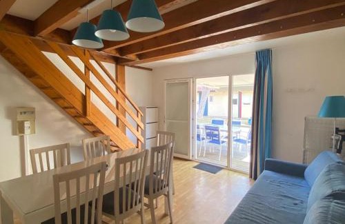 Soustons Villa | Villa Soustons Plage: Oceanfront Stay with Pool & Dining