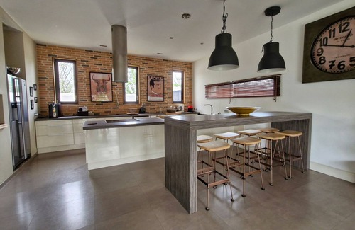 Morieres-les-Avignon House | Beautiful Villa with Pool and Golf Access for Your Escape