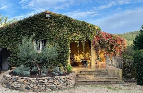 Generargues Villa | Charming Villa with Private Pool and Garden in Generargues