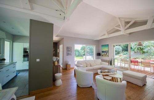 Arcachon Villa | Relaxing Villa in Arcachon with Garden & Terrace Retreat