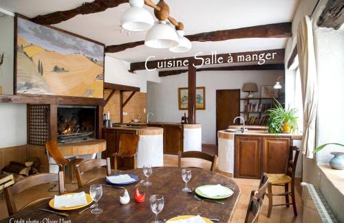 Crastes House | Idyllic Villa in Crastes with Private Pool & Mountain Views