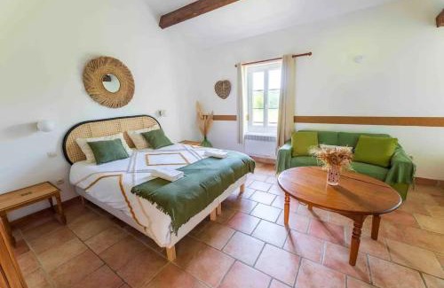 Ponteves Villa | Discover Villa with Private Pool & Garden in Ponteves
