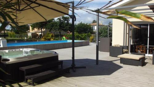 Ares Villa | Ideal Villa with Private Pool, Jacuzzi & Wi-Fi near Beach