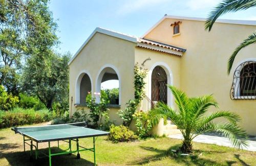 Bravone Villa | Elegant Villa in Spenser with Pool & Pet Friendly Amenities
