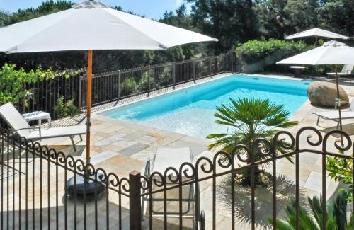 Bravone Villa | Elegant Villa in Spenser with Pool & Pet Friendly Amenities