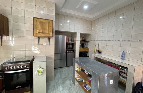 Lome House | Spacious Villa: Family-Friendly Comfort Awaits You