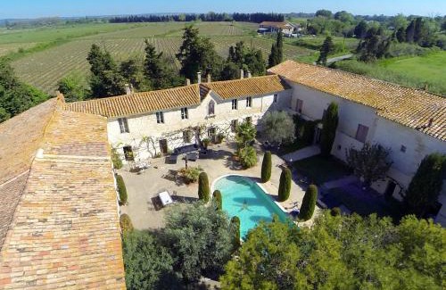 Saint-Gilles Villa | Elegant Villa with Private Pool & Garden in Saint Gilles