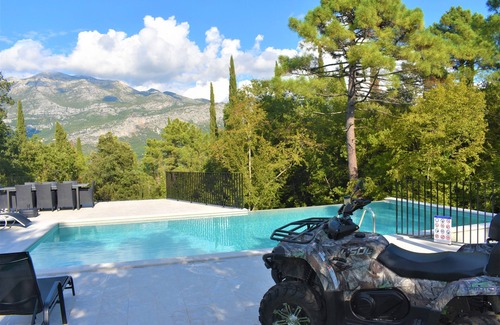 Komaji Villa | Villa Splendor: Modern 5-Bedroom Oasis near Dubrovnik