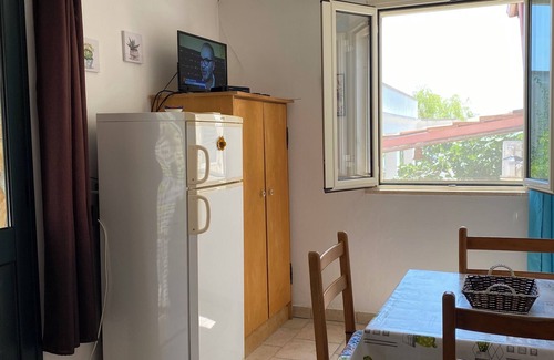 Torre Vado Apartment | Pet-Friendly Villa with Garden, Pool & Oceanfront Views