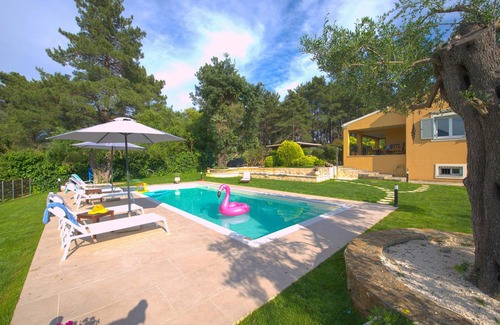 Dassia Villa | Discover Villa Spyrelia: Poolside Bliss in Dassia